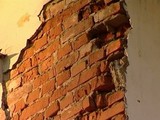 В Приморье двух детей раздавило плитой в заброшенном здании