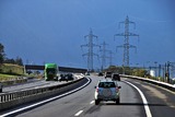 "Известия" сообщили о возможном повышении лимита скорости на российских дорогах
