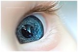 Американский биолог придумал способ сделать карие глаза голубыми