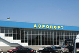 Вооруженные люди отступили от аэропорта Симферополя