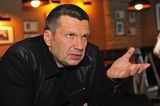 Соловьёв после шутки Урганта напомнил об обострившихся отношениях телеканалов