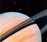Инфракрасный Сатурн похож на витраж (ФОТО)