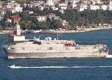 Корабль Черноморского флота взял на сопровождение десантное судно США