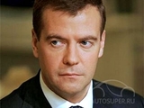 Медведев: приставы не должны хоронить работу под горой бумаг