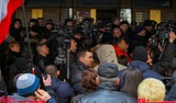 У здания парламента Крыма горят костры, 20 человек пострадало
