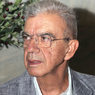 Известный греческий писатель найден задушенным в своей квартире