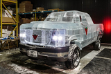Ледяной джип промчал по улицам канадского города (ВИДЕО)