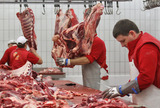 Сотрудники читинского мясокомбината вывезли 2 тонны деликатесов