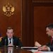 Медведев рассказал о лишней нагрузке на бизнес на примере омлета