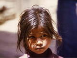 В Непале пропали без вести сотни сирот
