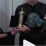 Кадыров передал в дар Московской соборной мечети волос пророка Мухаммеда