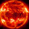 Уфологи: Огромный корабль инопланетян «грелся» рядом с Солнцем
