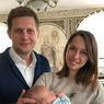 "Дай Бог вам здоровья!": Бориса Корчевникова завалили добрыми пожеланиями за фото с младенцем
