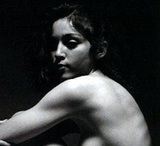 Черно-белые фотографии 20-летней Мадонны в стиле "ню" слиты в Сеть