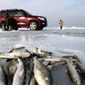 В Красноярском крае ушел под лед джип с рыбаками