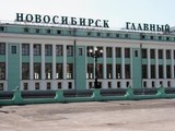 В Новосибирске мужчина разделся на вокзале и потребовал перед ним извиниться