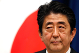 Японский премьер собирается отклонить приглашение России на участие в Параде Победы