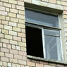 Женщина упала из окна комнаты ижевского общежития с 8 этажа