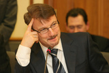 Греф в бизнес-школе "Сколково" прокомментировал предложение о денежной эмиссии