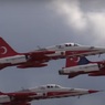 Летчик из состава пилотажной группы "Турецкие звезды" разбился при крушении самолета