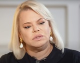 Яна Поплавская возмущена возвращением Лолиты к работе: "Проталкивают тех, кто за деньги"
