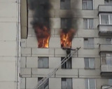 На пожаре в жилом доме в Москве погибли двое
