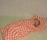 Случайные прохожие достали младенца из общественного туалета в Россоши