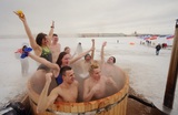 На Камчатке и Чукотке крещенское купание организовано в горячих источниках.