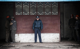 В Донбассе неизвестные захватили милицию Славянска (ВИДЕО)