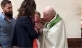 В Сети появилось видео со священником, бьющим ребёнка во время церемонии крещения