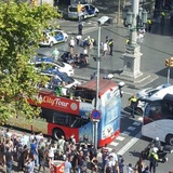 Число погибших в результате теракта в Барселоне достигло 13
