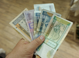 Российские банки предложили разрешить ввозить валюту в Россию без декларации хоть чемоданами