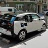 В Москве зарядки для электромобилей установили в запрещённых для стоянки местах