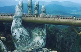 Во Вьетнаме открылся новый «Золотой мост», опирающийся на две гигантские руки