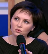 Рассказывая о насилии Елена Ксенофонтова разрыдалась в прямом эфире "Время покажет"
