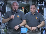Космонавты поздравили россиян с Новым годом с борта МКС