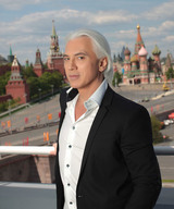 Оперный певец Дмитрий Хворостовский отложил концерты в Калининграде, Минске и Вене