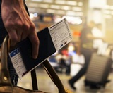 Из-за QR-кодов для пассажиров авиакомпании уже предполагают поднять цены чуть не на треть