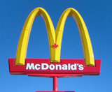 В США две женщины подрались с сотрудниками «Макдоналдса» (ВИДЕО)