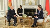 Лукашенко предложил США помочь решить конфликт на Украине