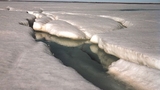 В Якутии грузовик ушел под лед, ведутся поиски тела водителя