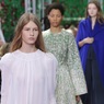 Выход 14-летней модели на подиум в прозрачном платье вызвал скандал (ФОТО)
