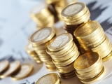 Официальный курс евро снизился на 2,5 рубля