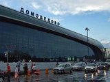 ЧП в аэропорту Домодедово: самолет сломал шасси