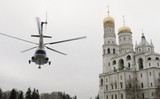 СМИ: Над Кремлем всю ночь кружили вертолеты