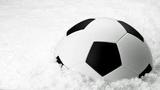 В Самаре снегопад отменил футбольный матч