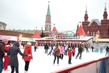 В центре столицы открылся ГУМ-каток, оформленный в духе русского авангарда