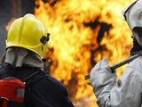 Два человека погибли при пожаре в жилом доме в Петербурге