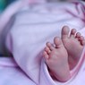 Младенец умер от голода после смерти родителей-наркоманов