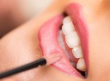 Американские биологи установили идеальные пропорции женских губ